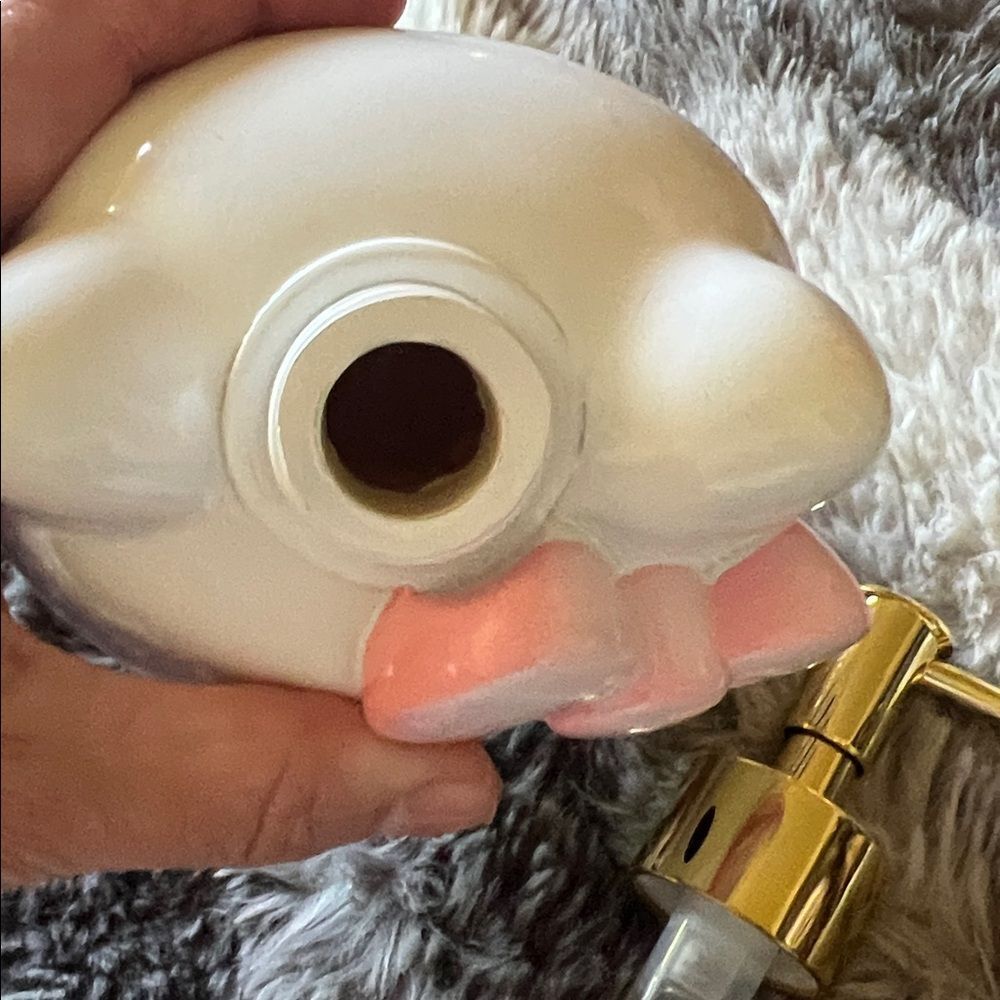Hello Kitty Lotion Pump Dispenser - Picture 6 of 6